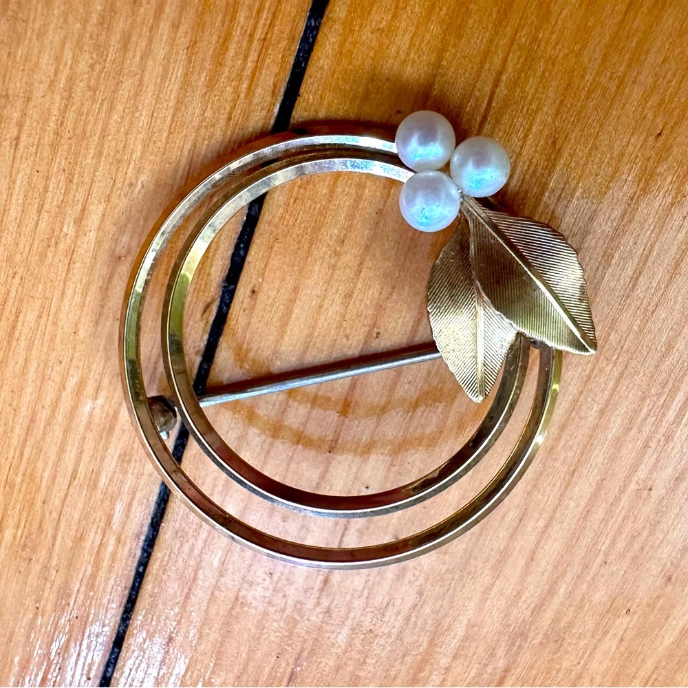 Vintage Krementz Holly Berry Gold Tone Brooch